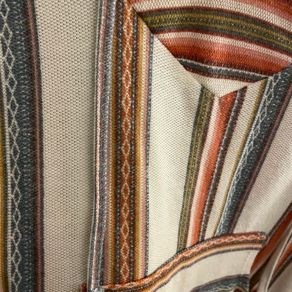 Aztec Pattern Hoodie - Picture 4 of 4